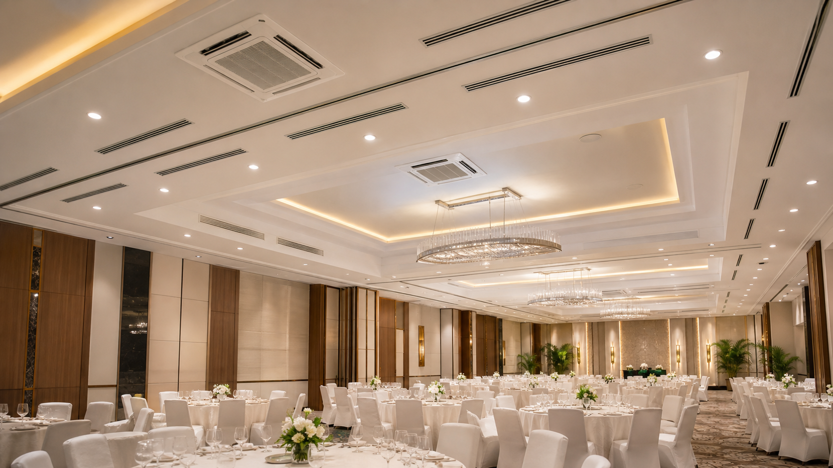 Interior hotel mewah dengan sistem AC cassette dan diffuser